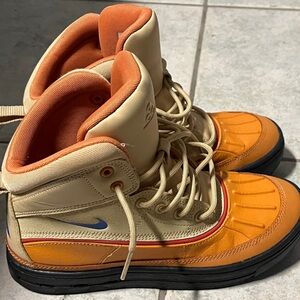 Nike Woodside 2 High ACG boots